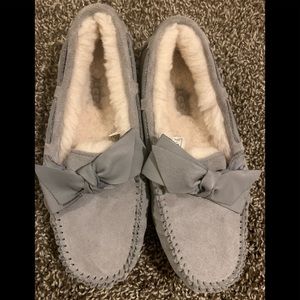 UGG slippers size 6 wmns